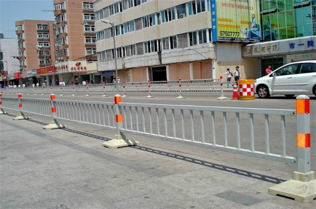 道路護欄