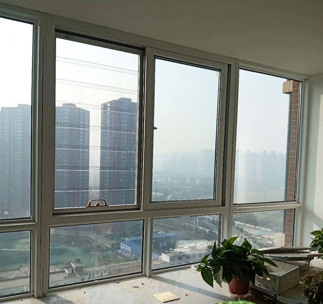 浐灞壹號安裝實景——多功能防護窗