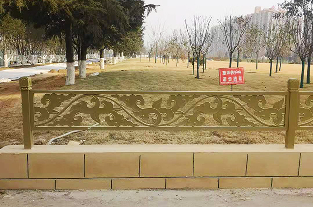 草坪柵欄安裝實(shí)景