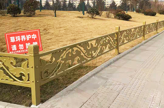 草坪欄桿安裝實(shí)景