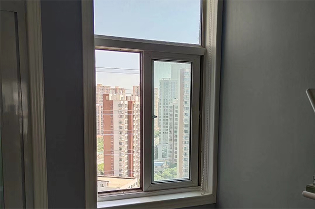 透明兒童窗安裝效果圖