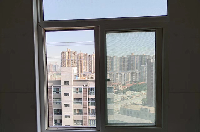 透明兒童窗安裝效果圖